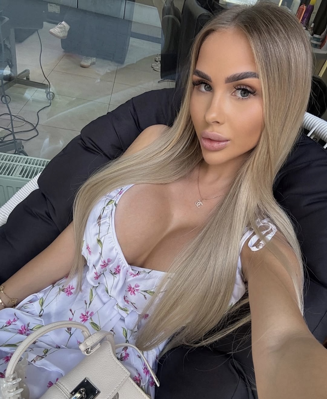 Инга индивидуалка Питера у метро Петроградская путаны спб индивидуалки